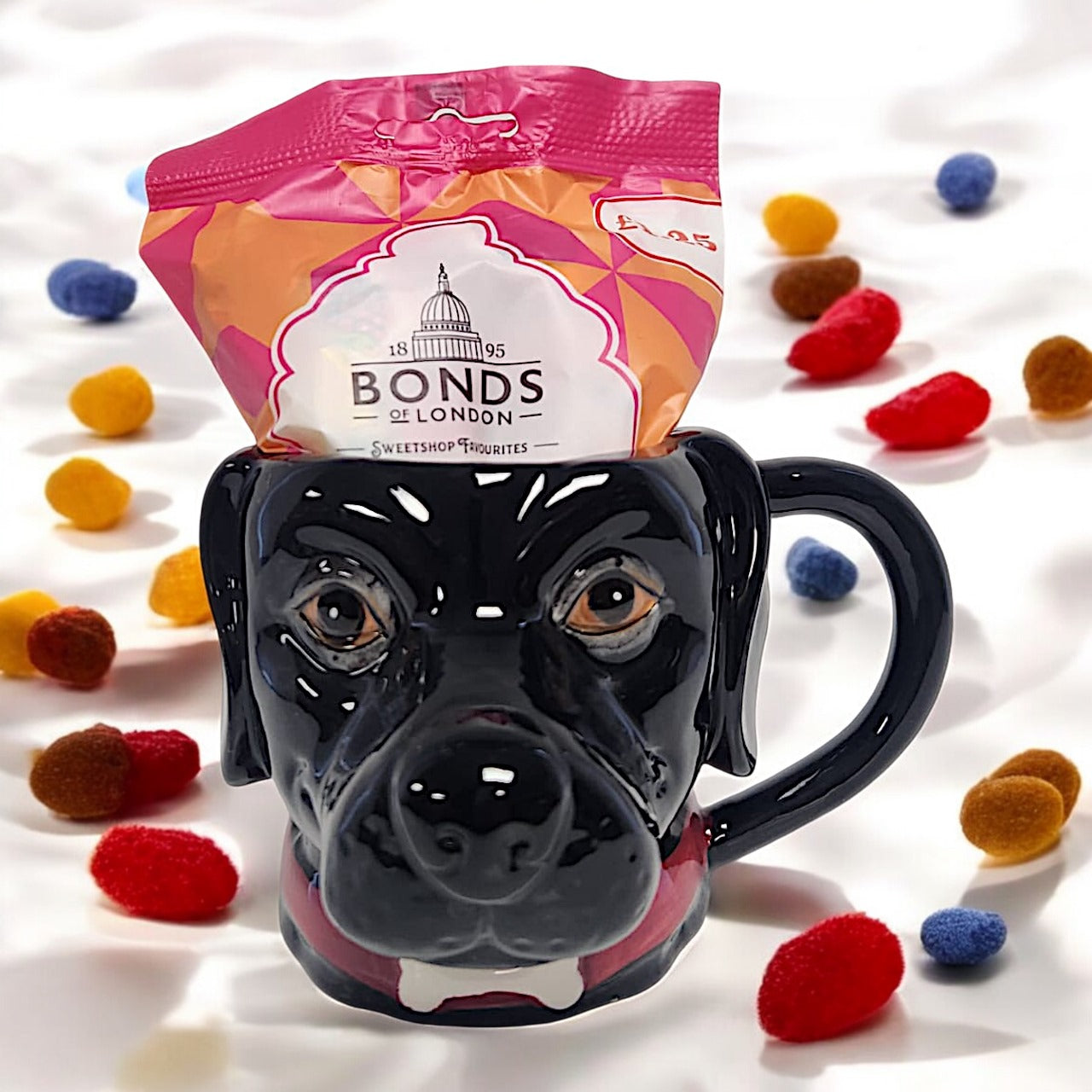 Bonds of London Labrador Mug with Candy - Festive Gift Set