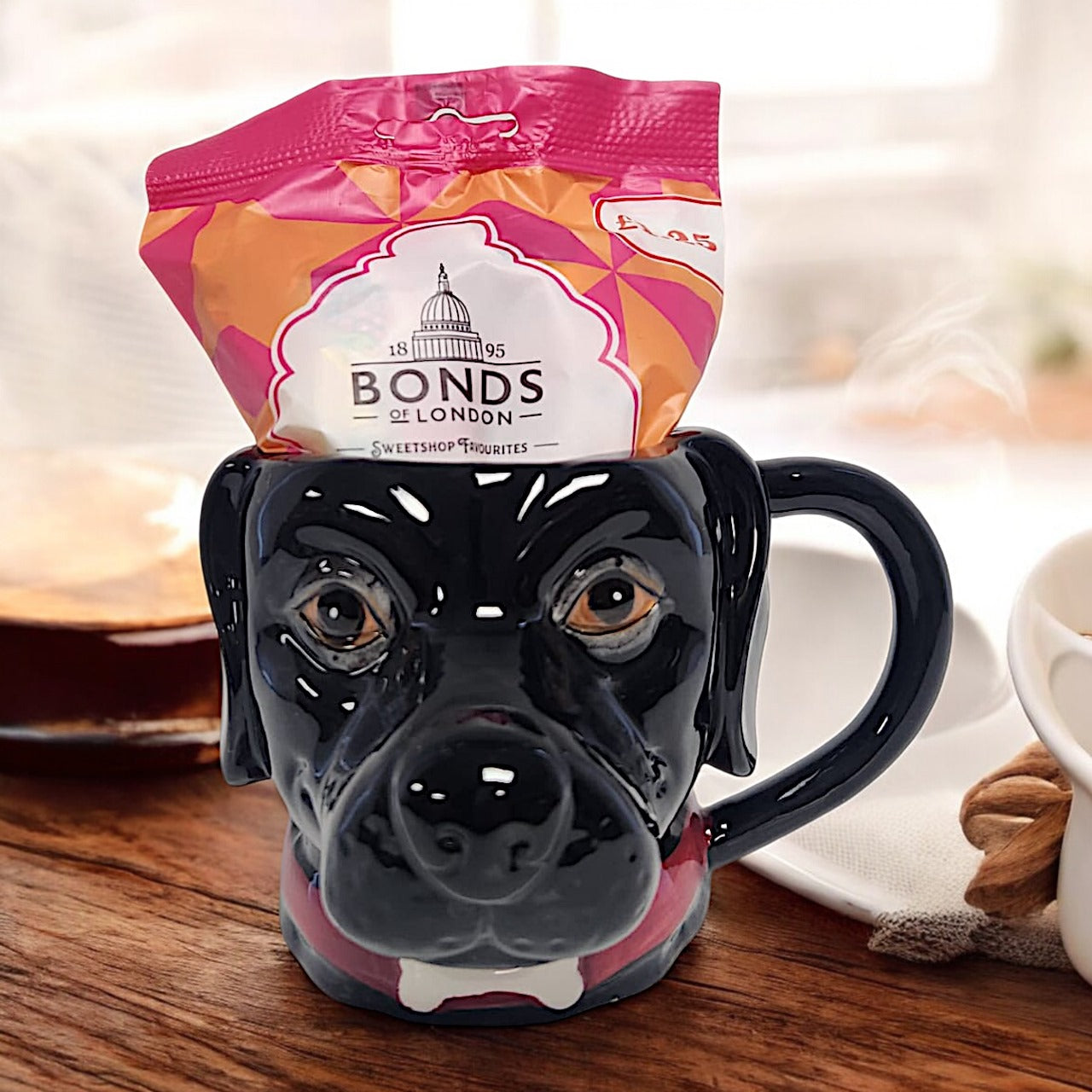 Bonds of London Labrador Mug with Candy - Festive Gift Set