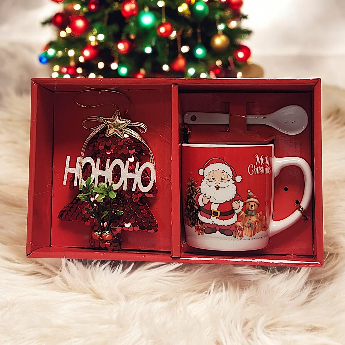 Festive Christmas Mug Set with Ho Ho Ho Decoration