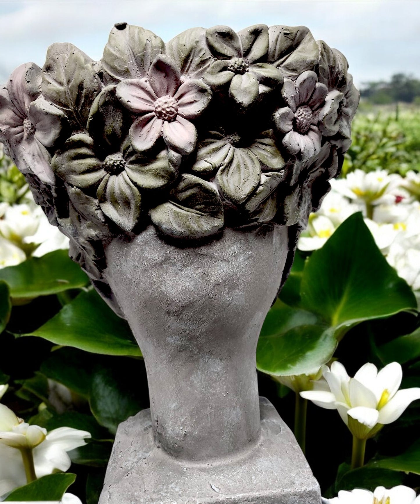 Petal-Shaped Cement Planter Floral Head Sculpture Pot Indoor & Outdoor Decorative Planter