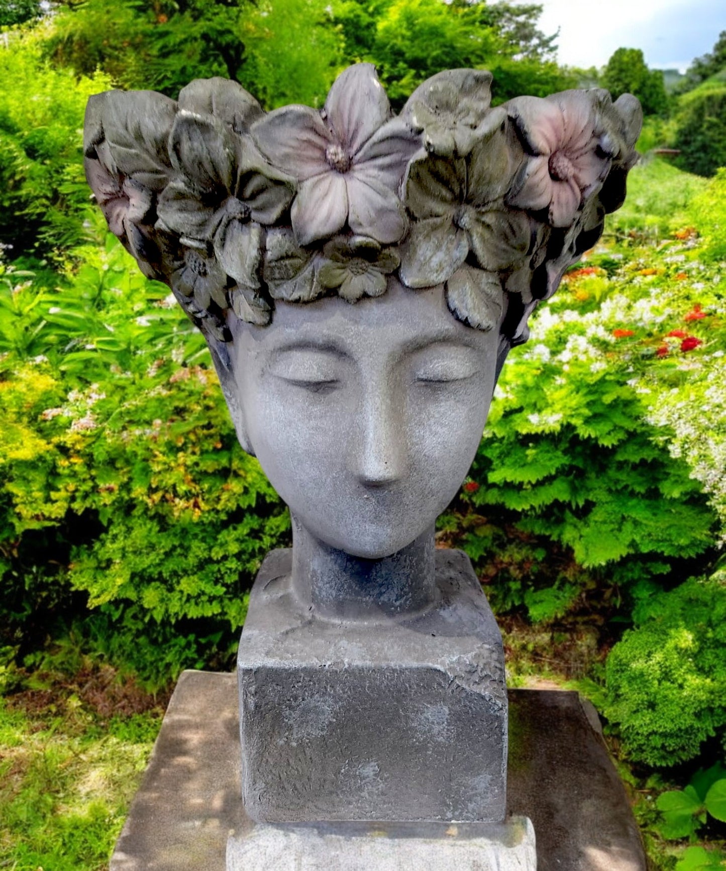 Petal-Shaped Cement Planter Floral Head Sculpture Pot Indoor & Outdoor Decorative Planter